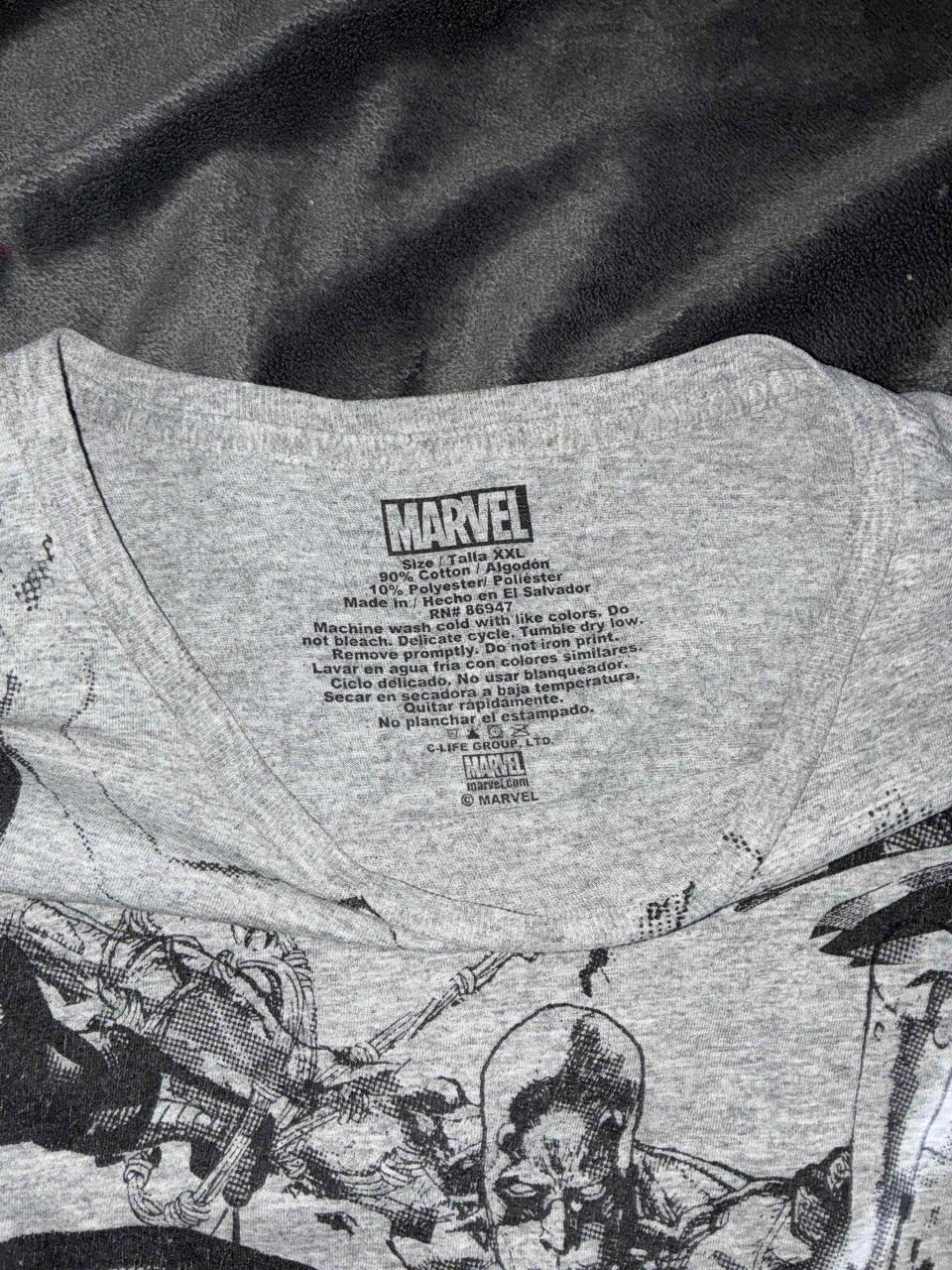 Polera gris Marvel estampada original - miniatura 2
