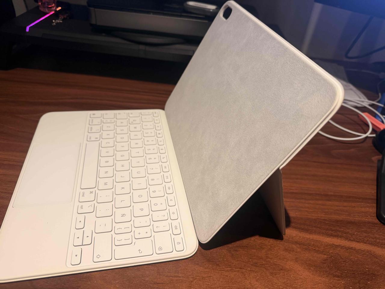 Magic keyboard, IPad 10 generación - miniatura 2