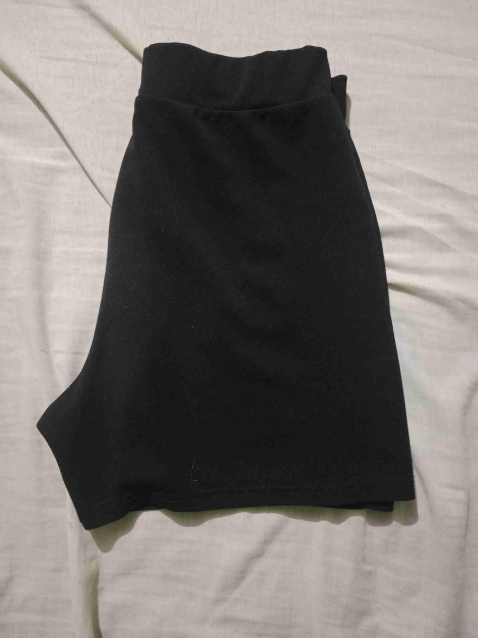 Shorts negros casuales - miniatura 2