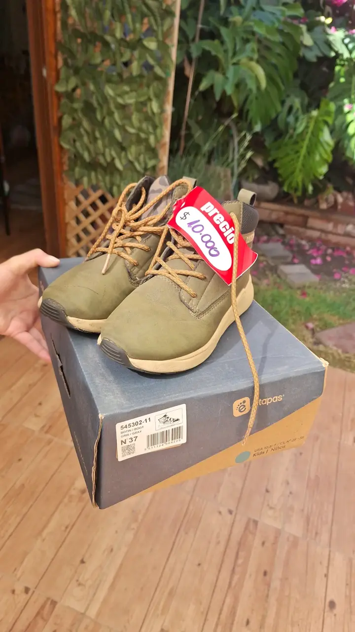 Botines verde oliva para niños