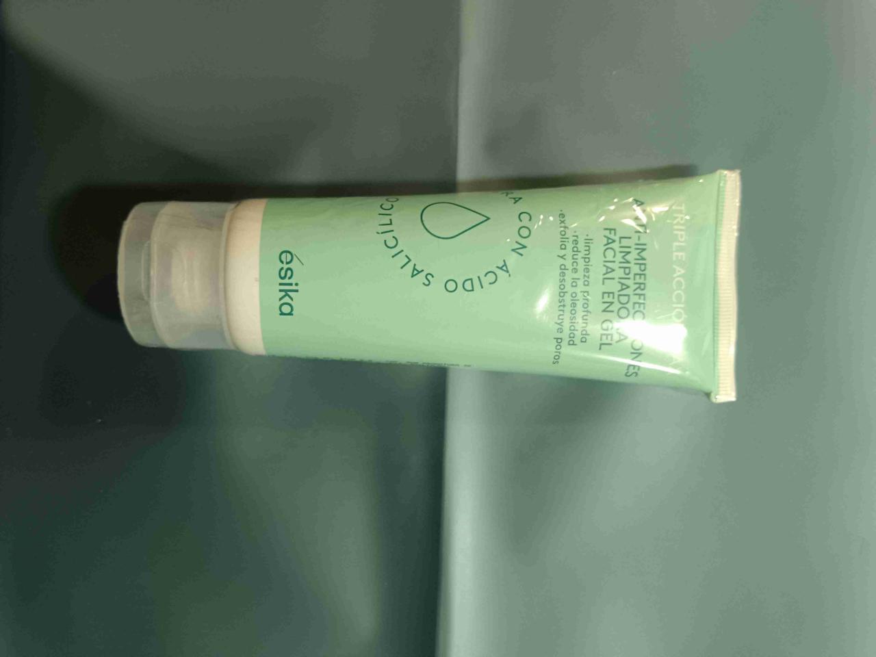 Gel limpiador facial ÉsiKA