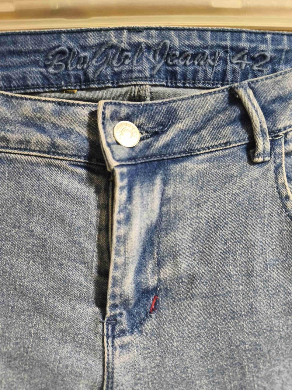 Jeans azules con brillantes - miniatura 3