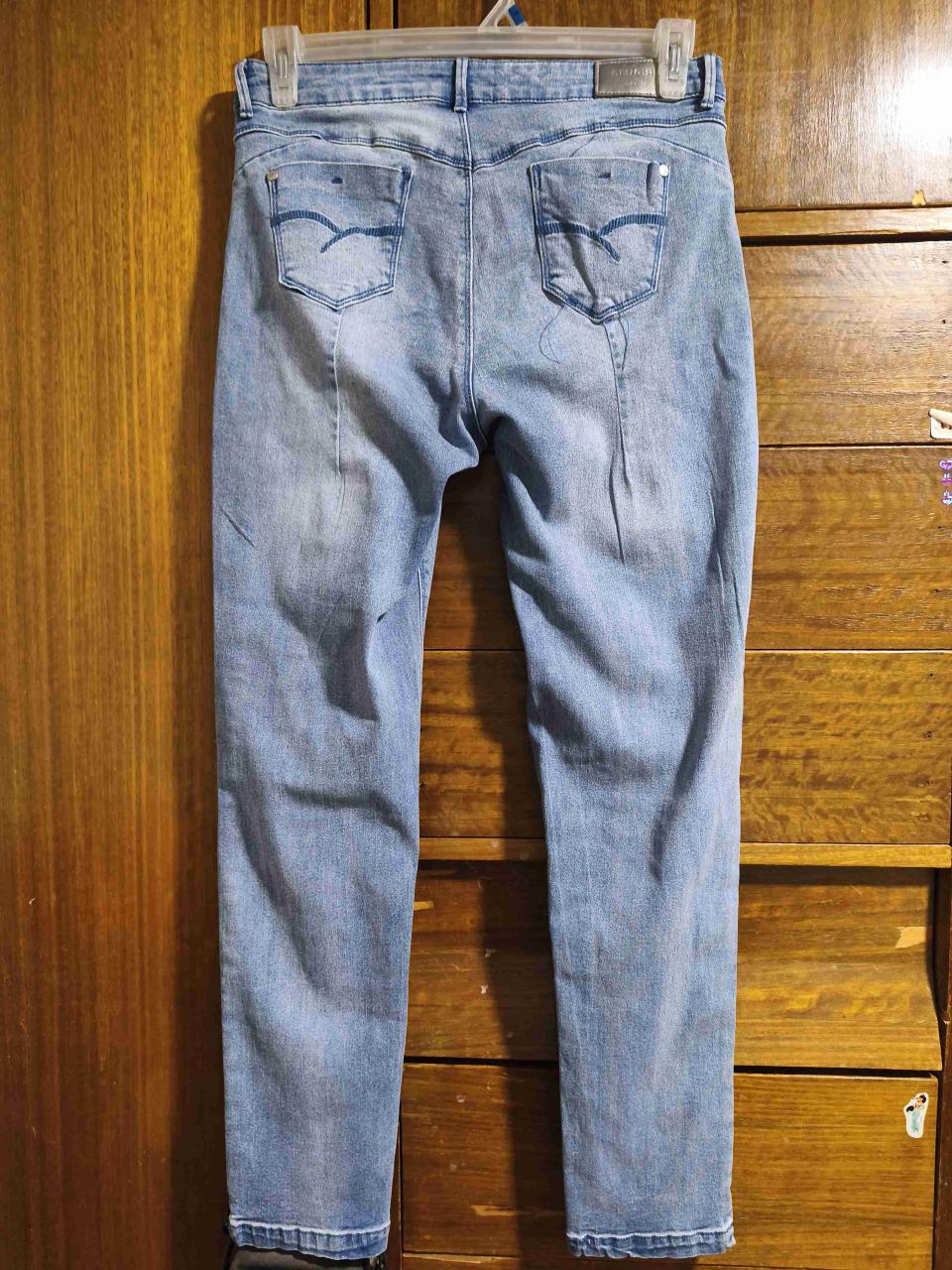 Jeans azules con brillantes - miniatura 4