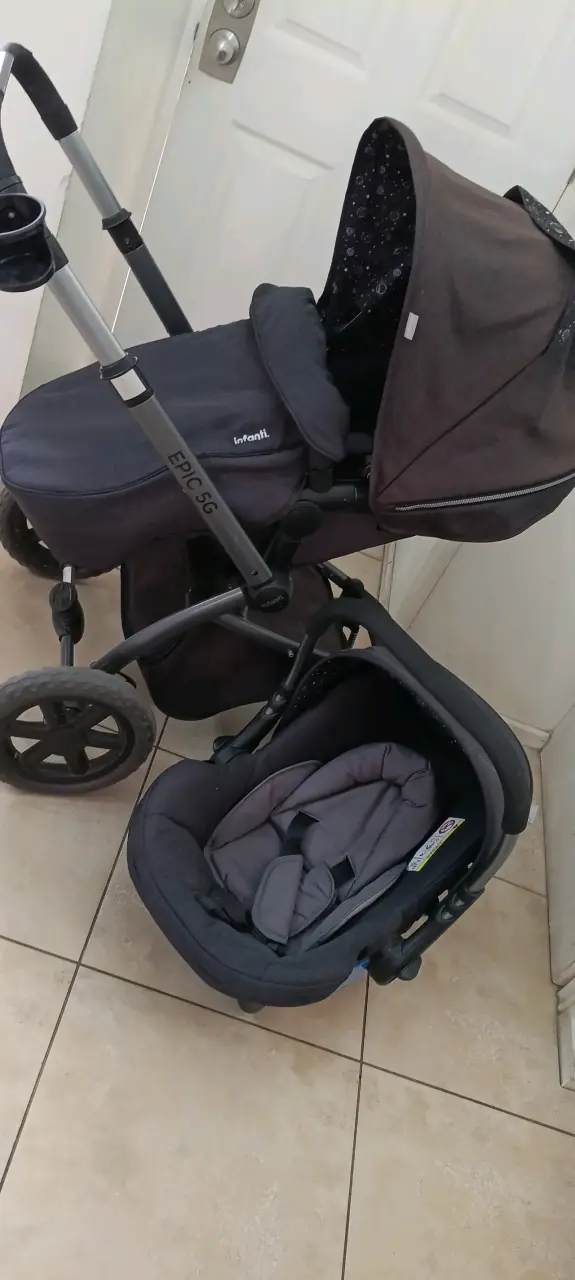 Coche de bebé,  Infanti Epic 5G. Con todo sus acce - miniatura 2