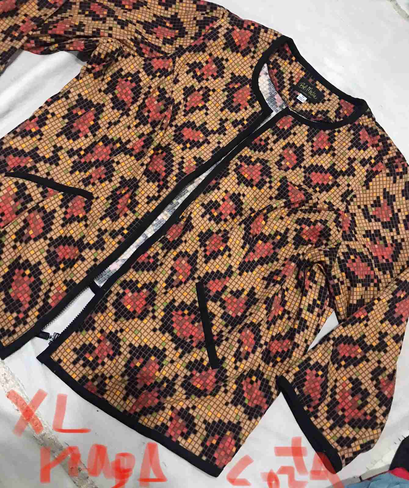 Chaqueta estampado animal print. Delgado XL