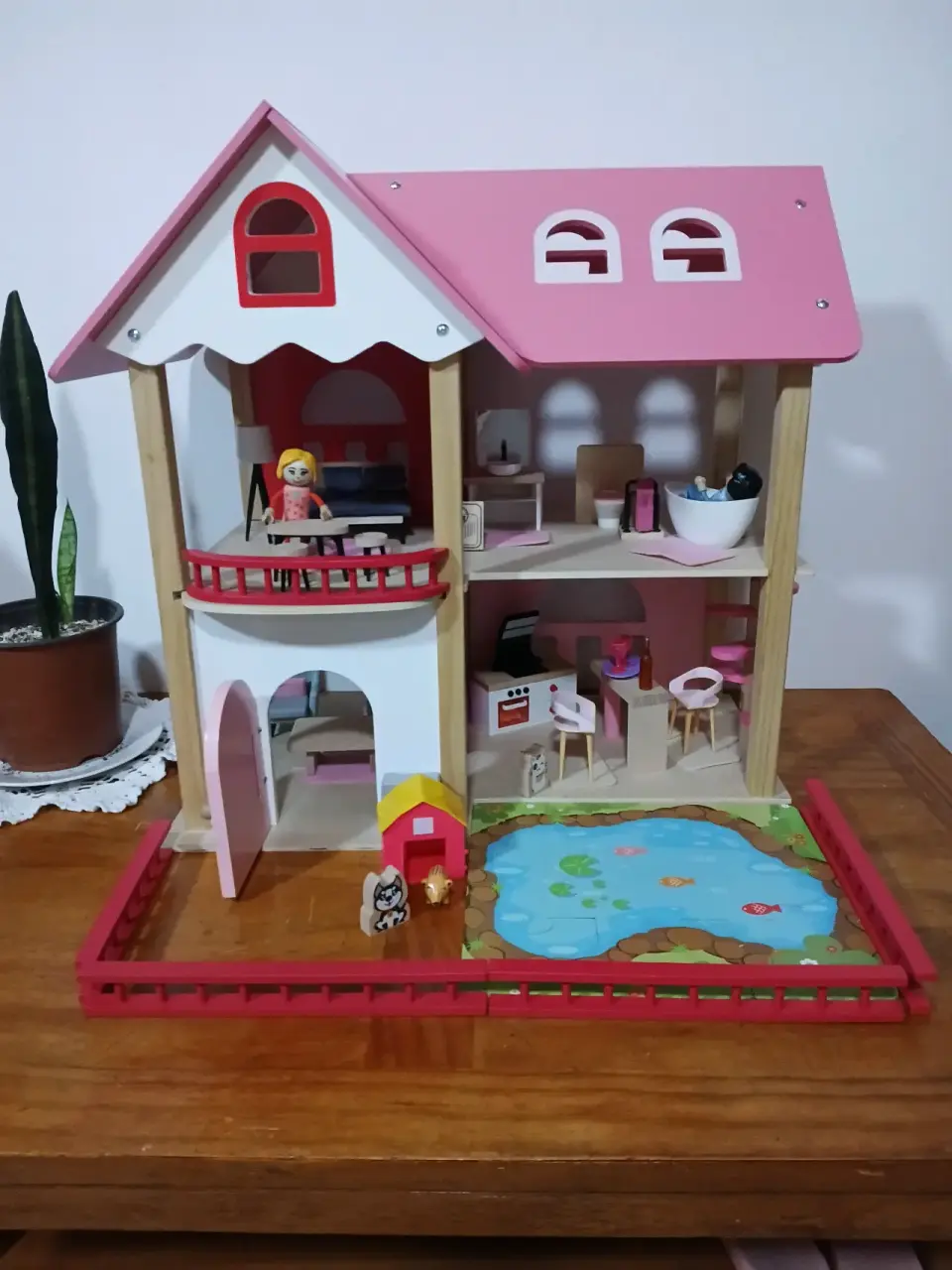 Casa de muñecas grande de madera - miniatura 1
