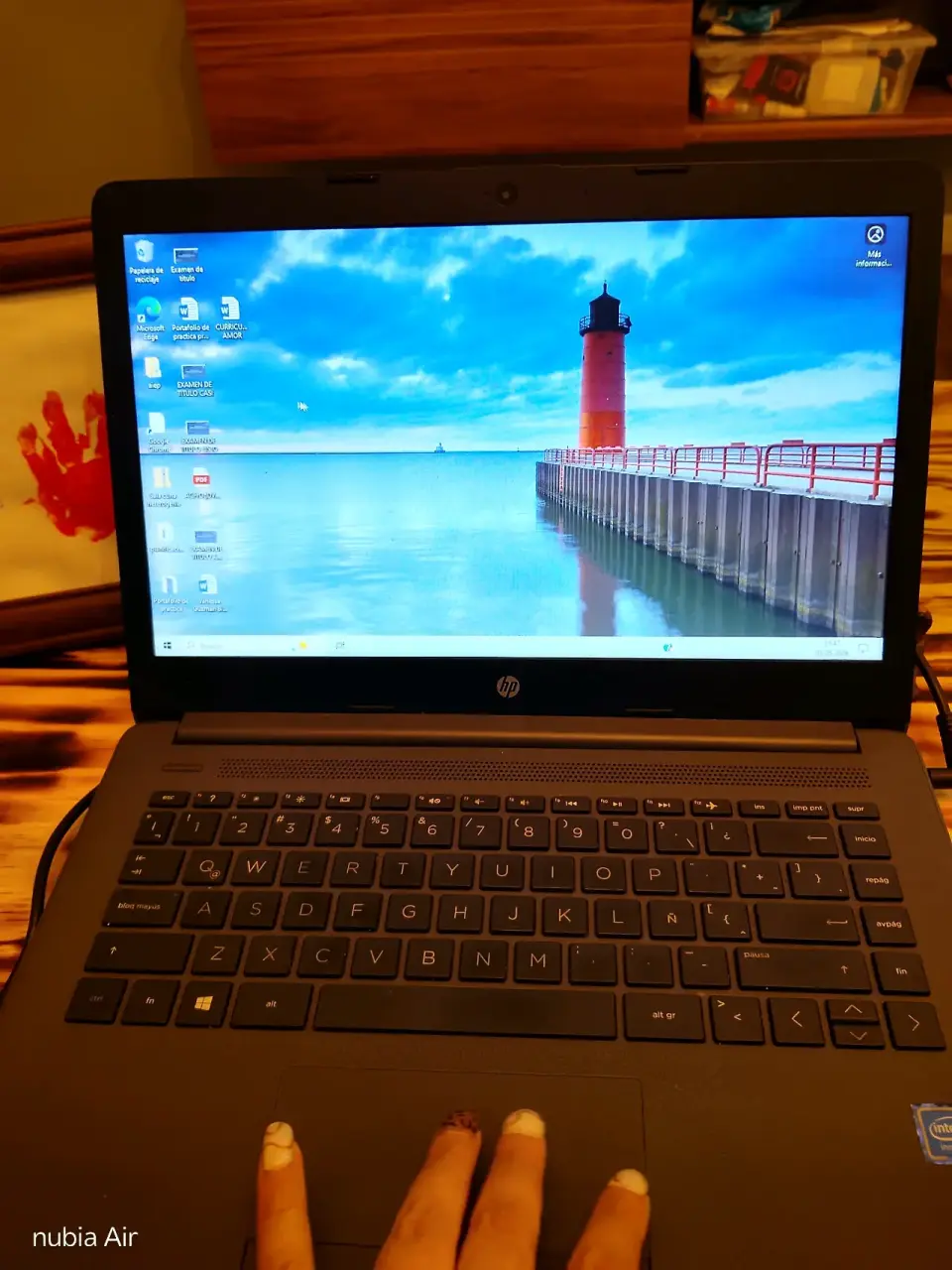 Notebook HP gris oscuro - miniatura 4