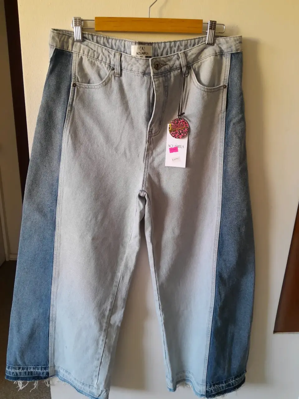 Jeans acampanados bicolor nuevos - miniatura 1