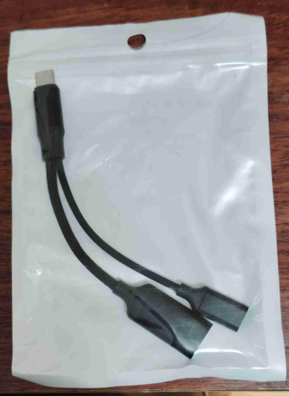 Cable OTG USB-C con entrada de carga - miniatura 1