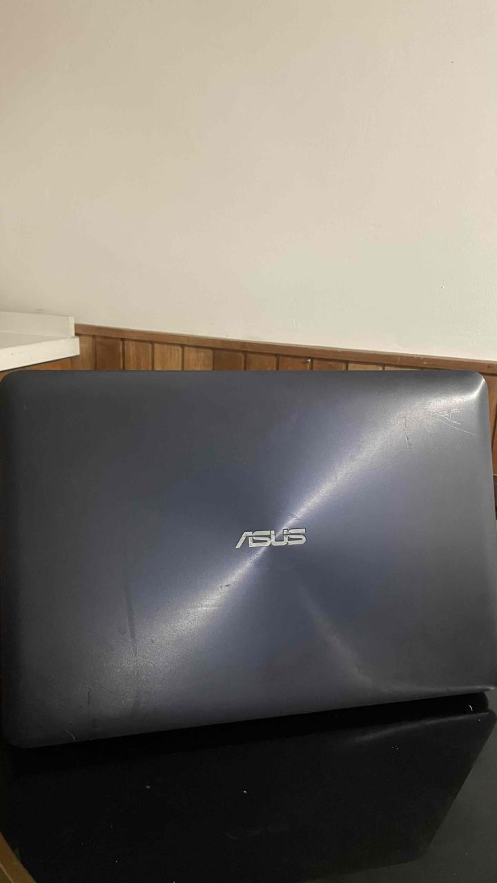 Laptop ASUS 15 pulgadas - miniatura 3