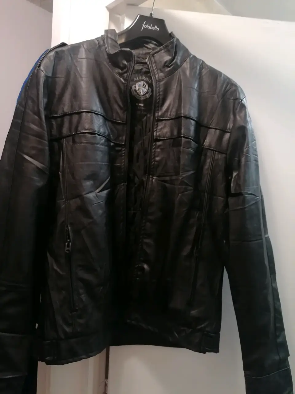 Chaqueta de cuero negra - miniatura 1