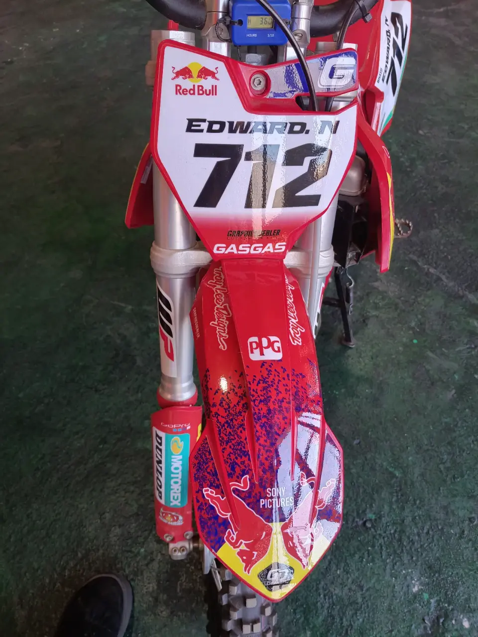 Moto de cross GasGas roja - miniatura 2