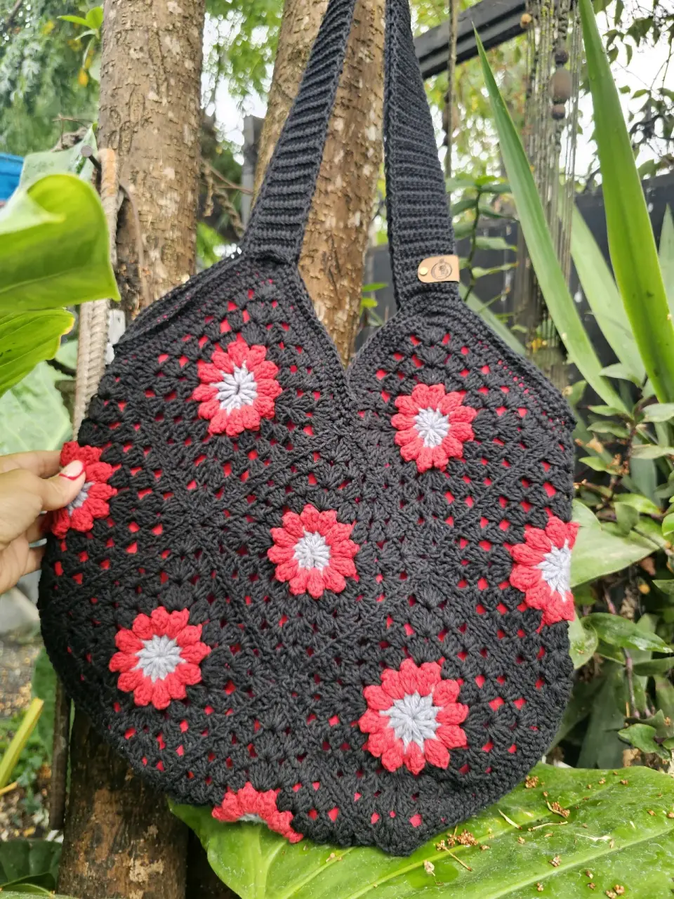 Bolso tejido beige con flor - miniatura 4