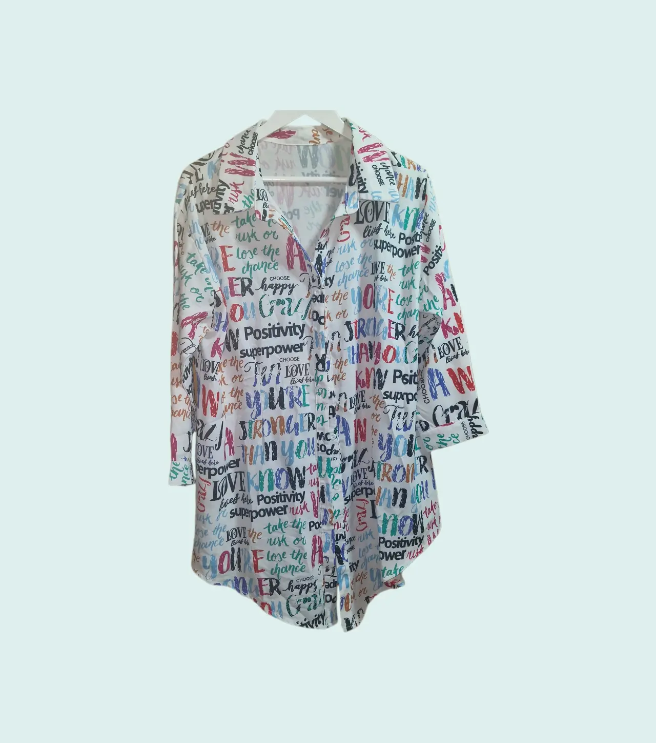 Camisa estampada letra colorida