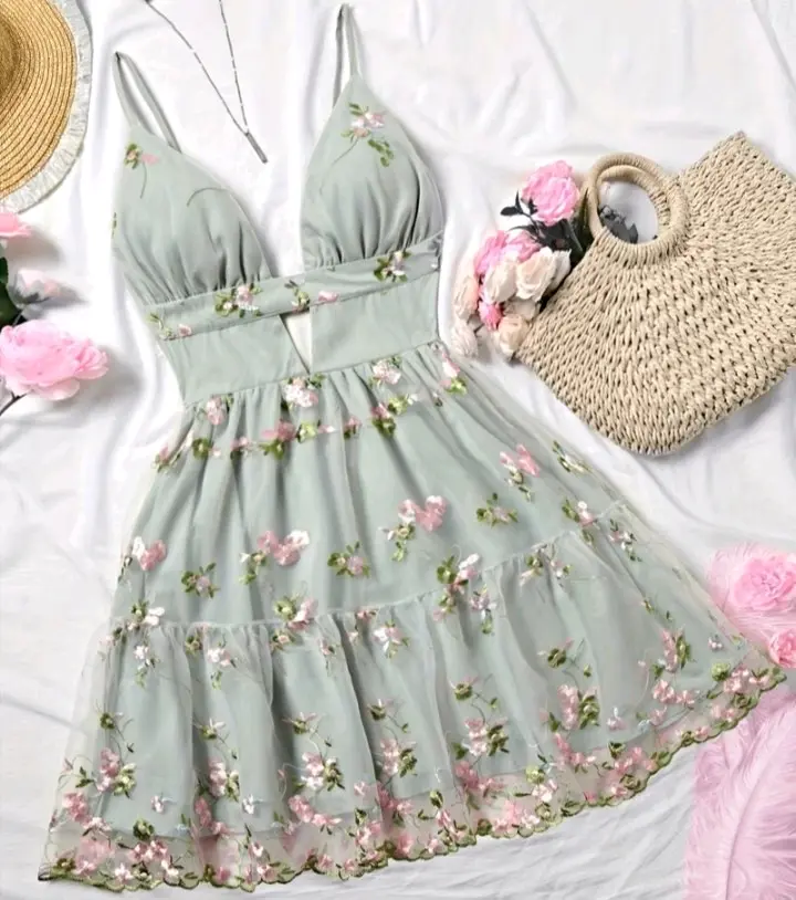 Vestido floral verde suave - miniatura 1