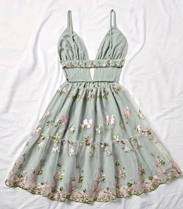 Vestido floral verde suave - miniatura 2