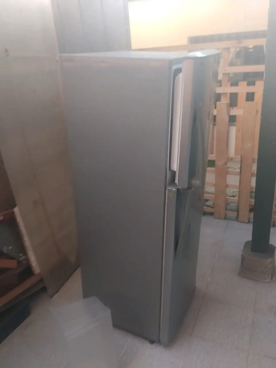 Refrigerador pequeño en buen estado - miniatura 4