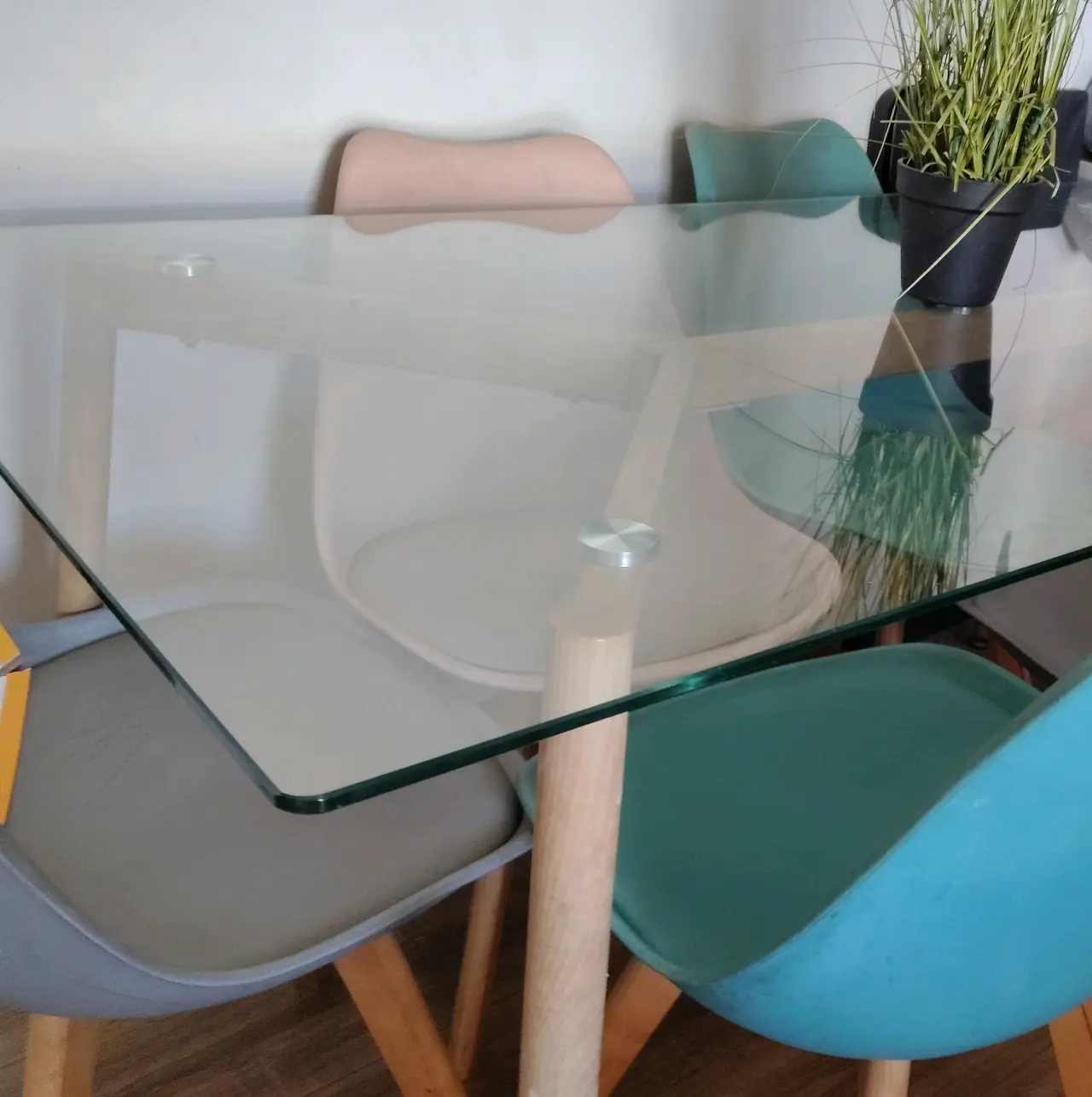 Mesa comedor con vidrio templado - miniatura 1