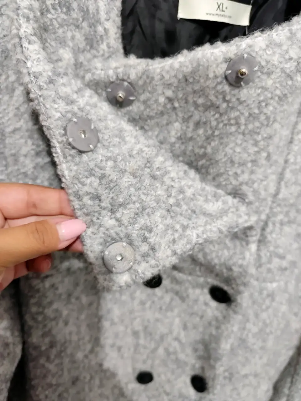 Abrigo gris con botones - miniatura 2