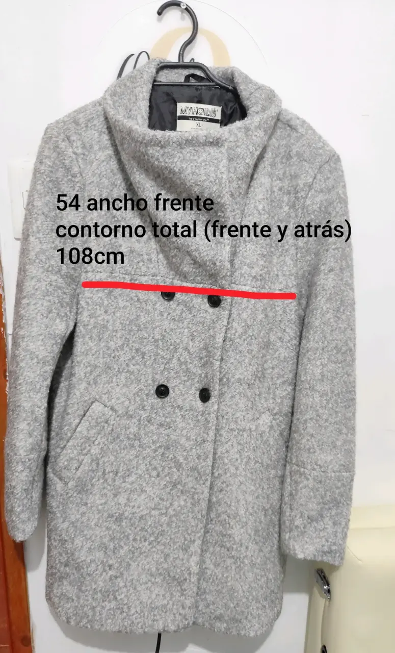 Abrigo gris con botones - miniatura 4