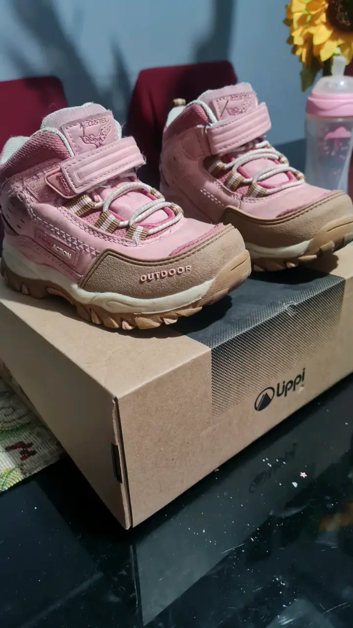 Botines rosados para niña
