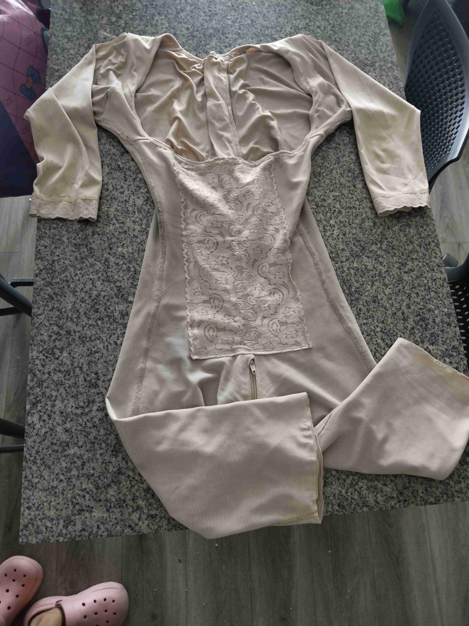 Faja  beige con encaje - miniatura 1