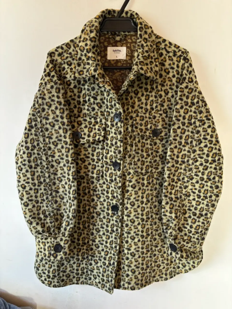 Abrigo tipo sobre camisa animal print - miniatura 1