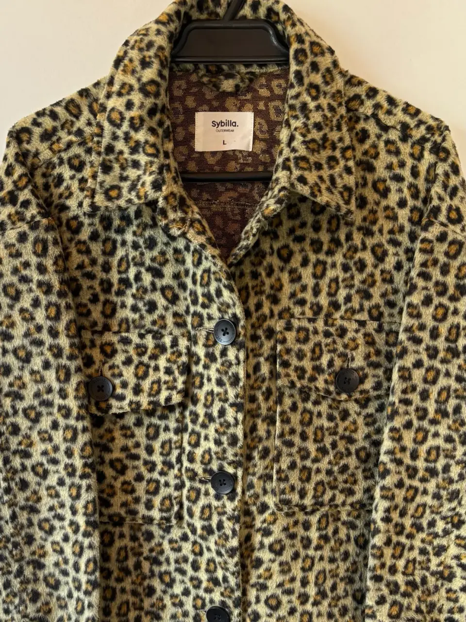 Abrigo tipo sobre camisa animal print - miniatura 2