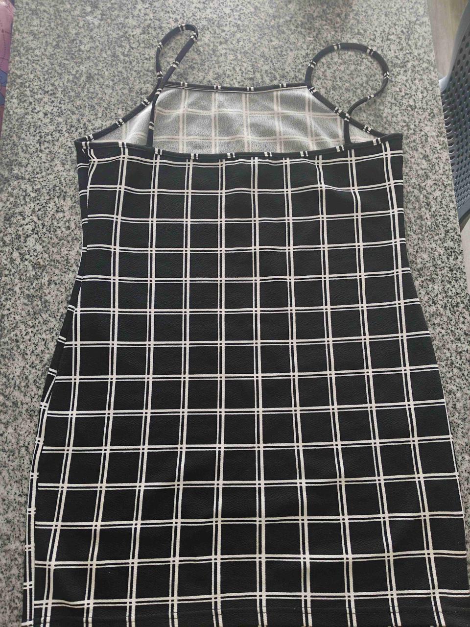 Vestido negro de cuadros - miniatura 2