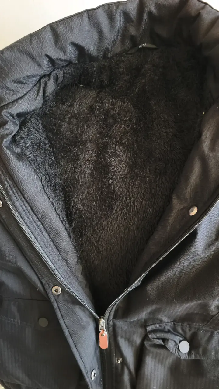 Chaqueta negra - miniatura 2