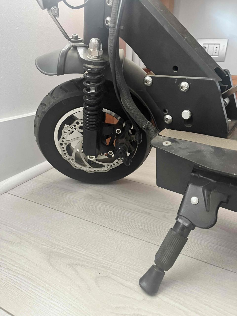 Scooter eléctrico plegable negro - miniatura 3
