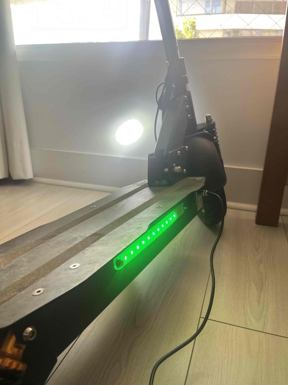 Scooter eléctrico plegable negro - miniatura 5
