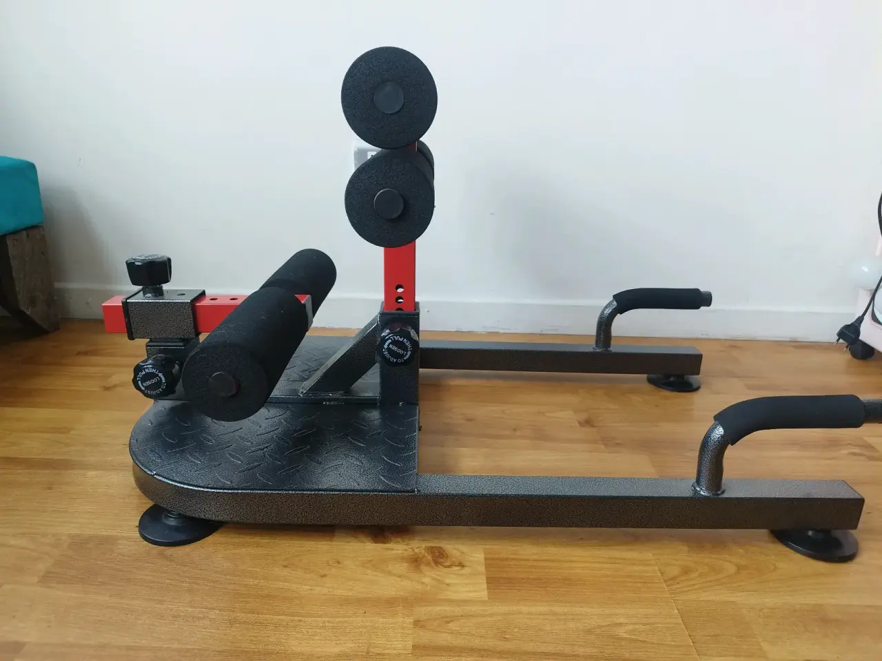 Máquina para ejercicios de piernas - miniatura 1