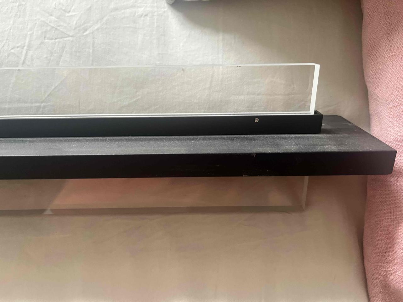 Lámpara de pared negra minimalista - miniatura 4