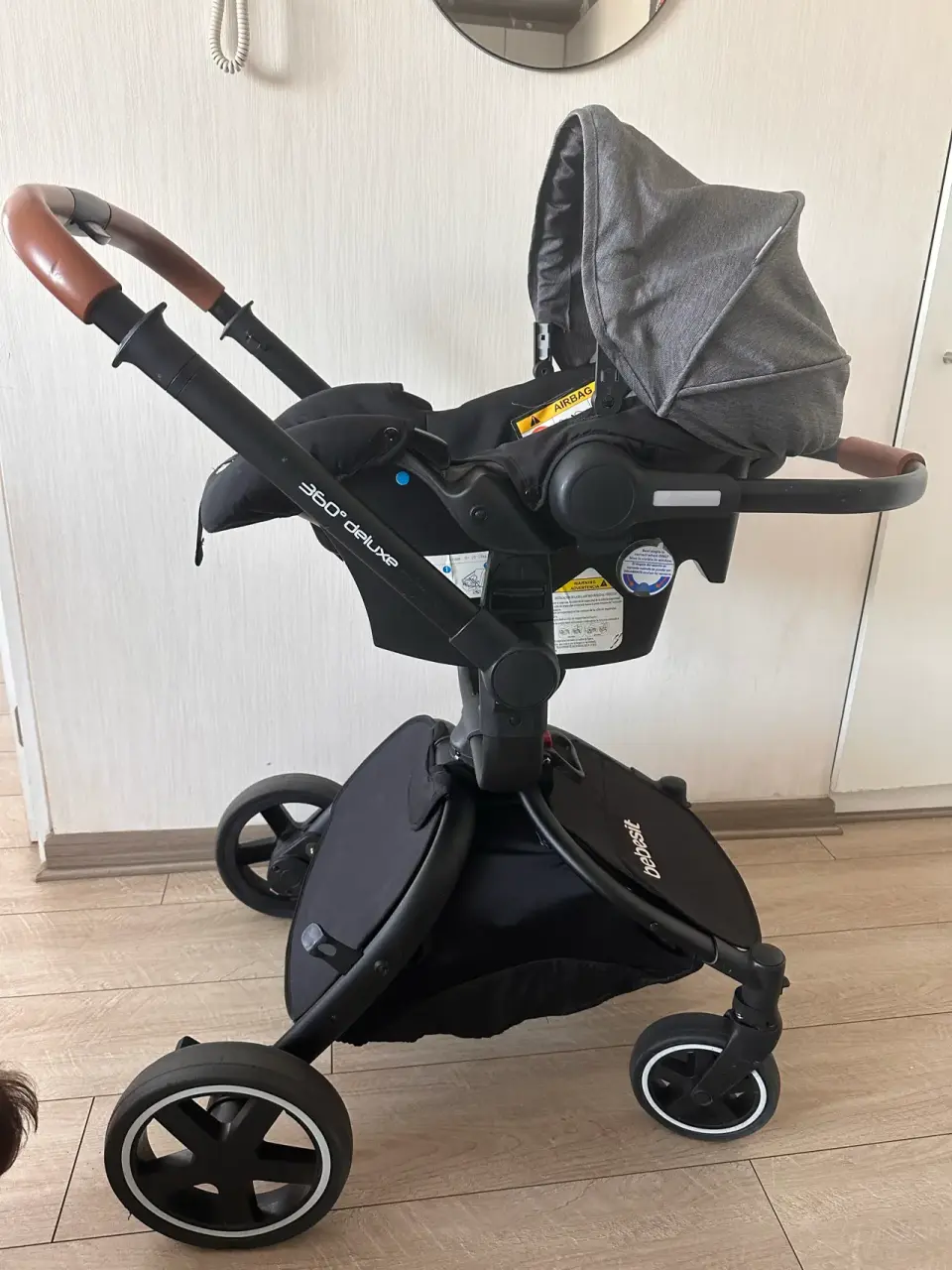 Coche de bebé 360 gris y negro - miniatura 1