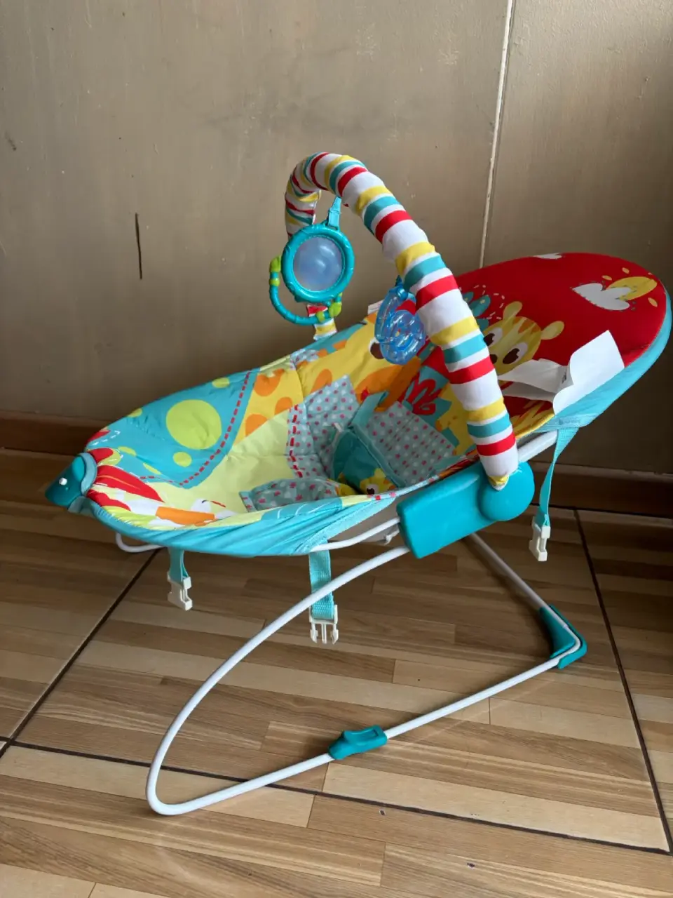 Silla mecedora para bebé colorida - miniatura 2