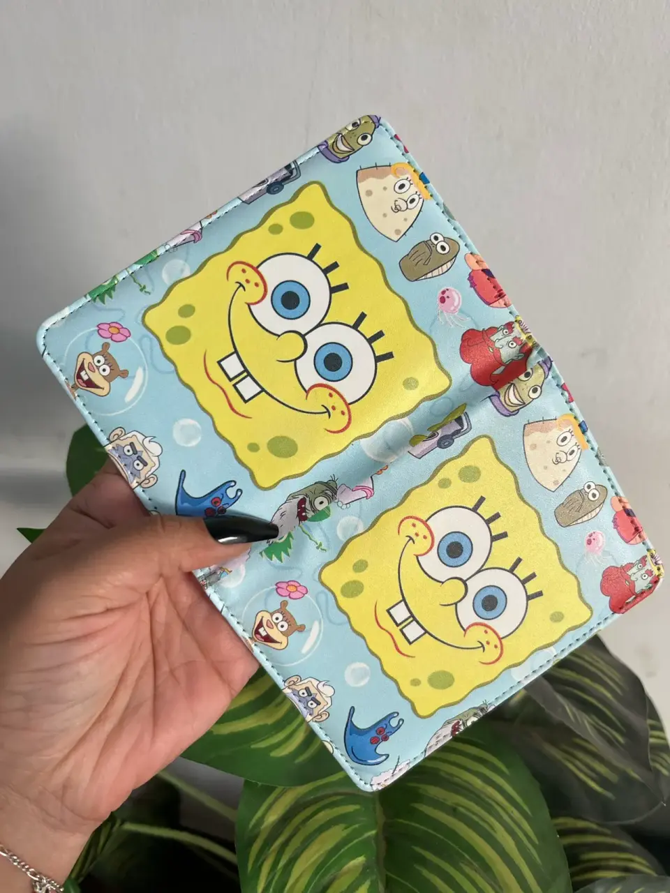Portapasaporte Bob Esponja estampado - miniatura 3