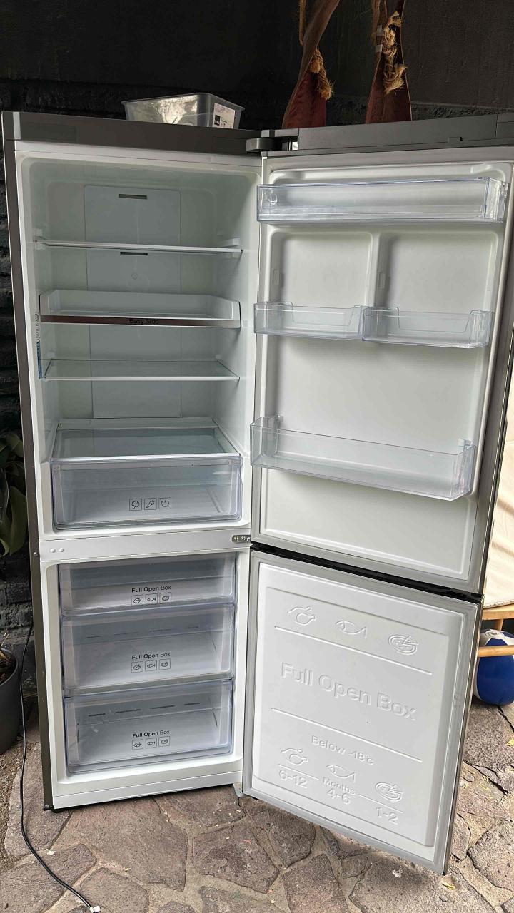 Refrigerador Samsung Bottom Mount de 328L No Frost - miniatura 2