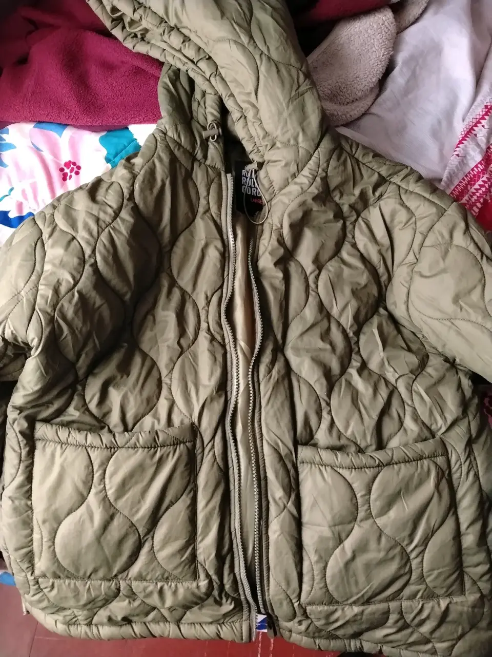 Parka acolchada verde militar - miniatura 2