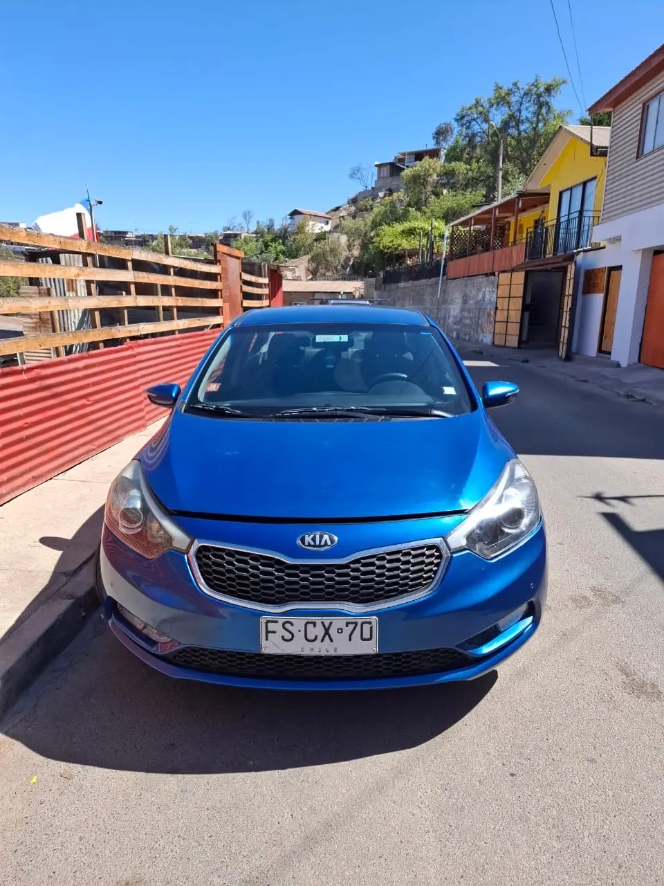 Auto sedán azul en venta - miniatura 2