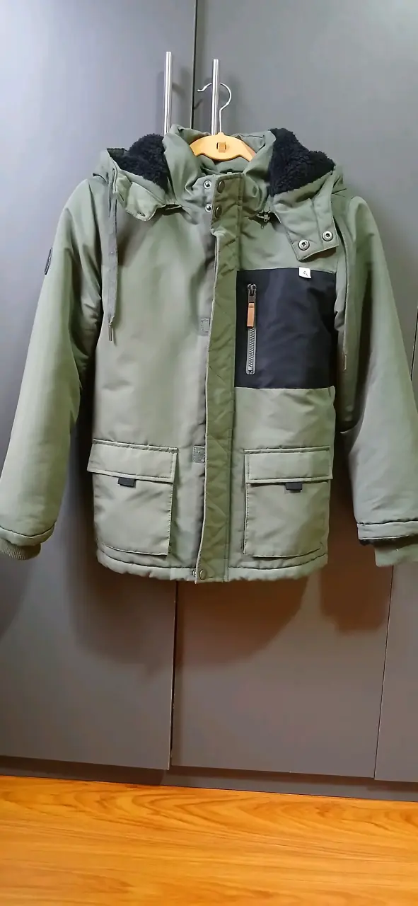 Parka verde con capucha - miniatura 1