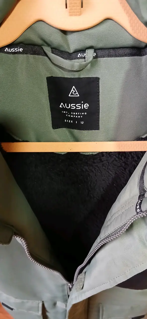 Parka verde con capucha - miniatura 3