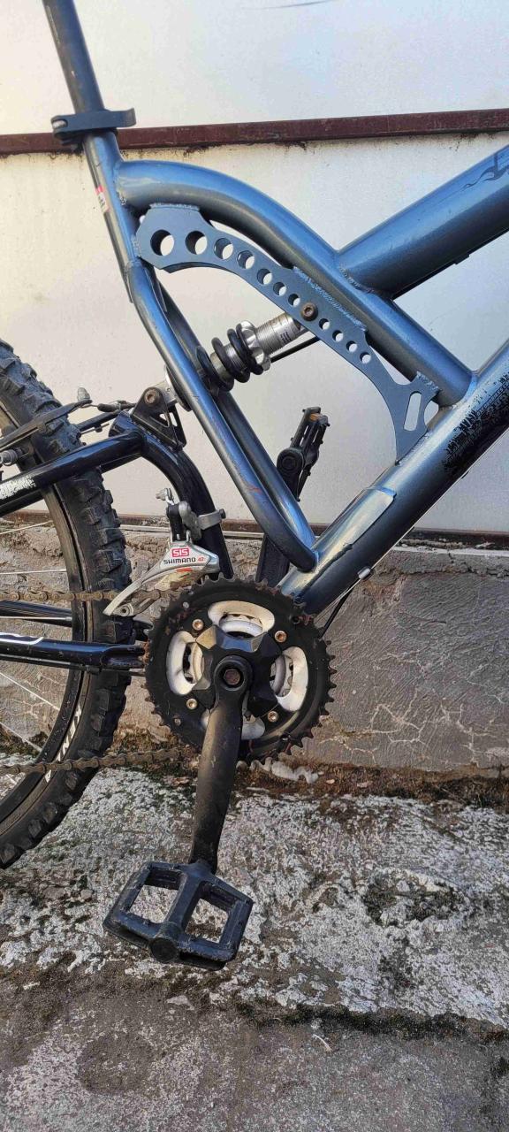Bicicleta montaña azul - miniatura 2