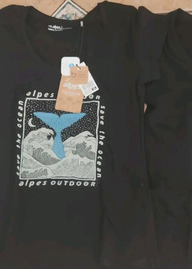 Polera negra estampada Alpes - miniatura 2