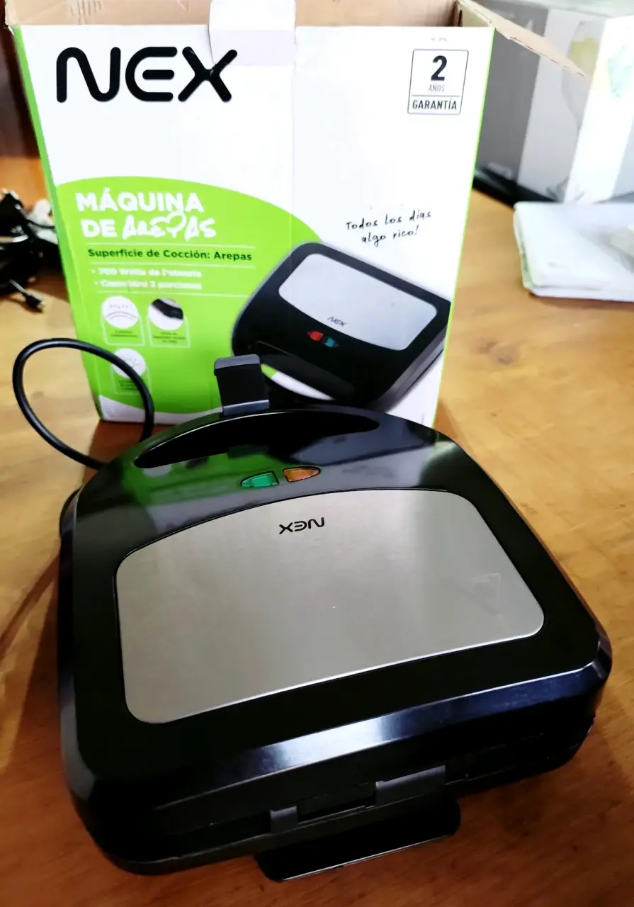 Máquina de arepas y hamburguesas Nex