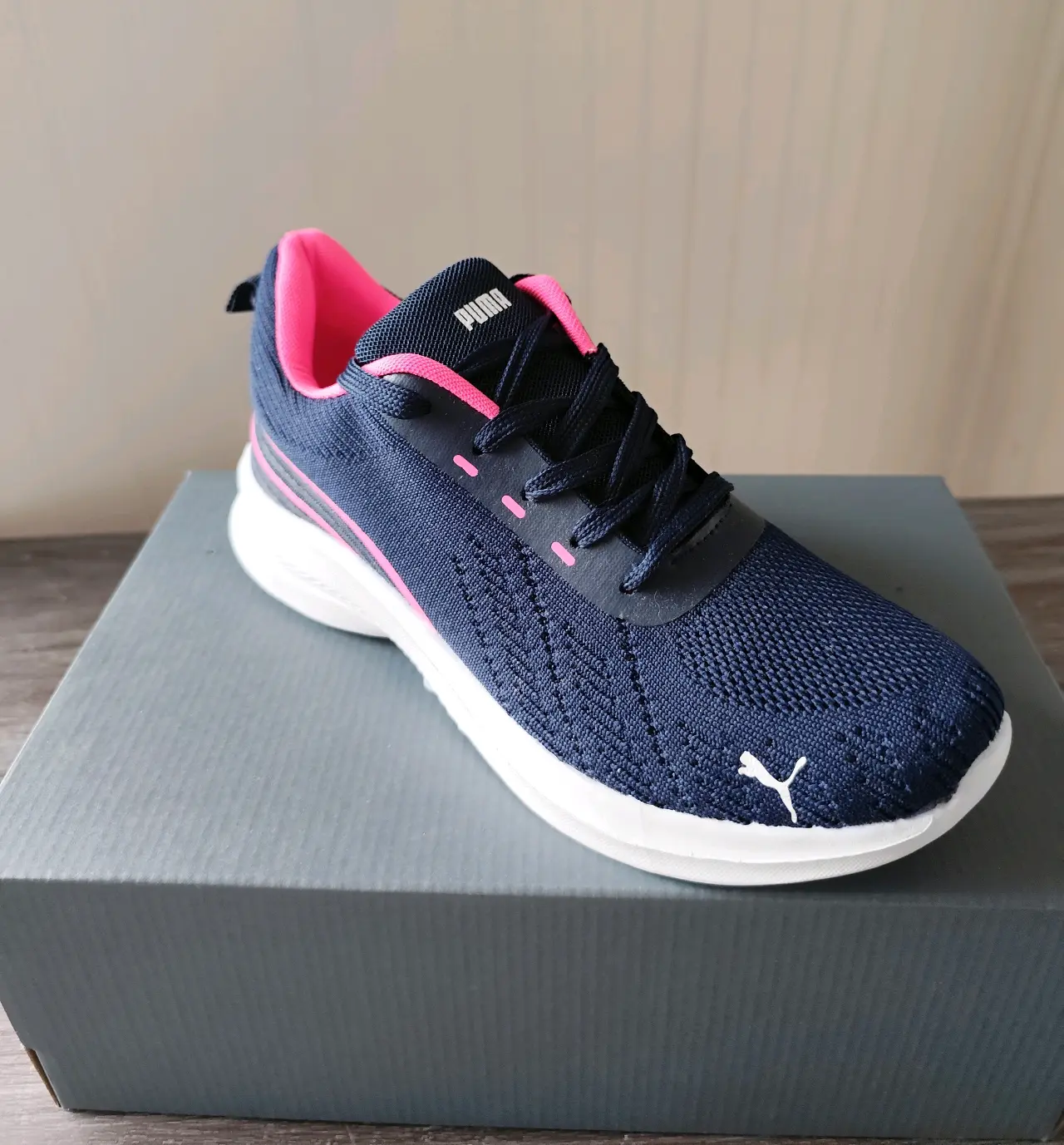 Zapatillas deportivas azul y rosado