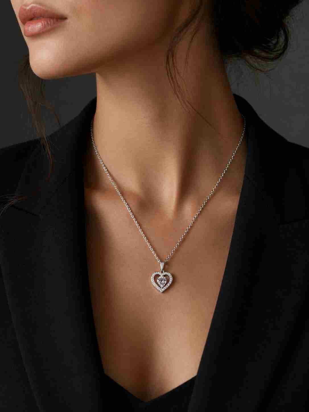 Collar con colgante de corazón - miniatura 2