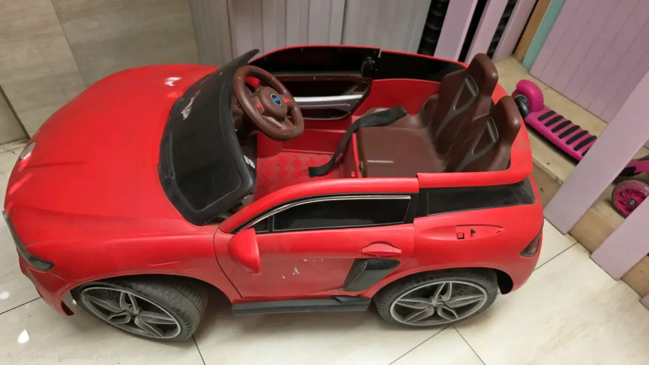Auto bateria infantil rojo - miniatura 3