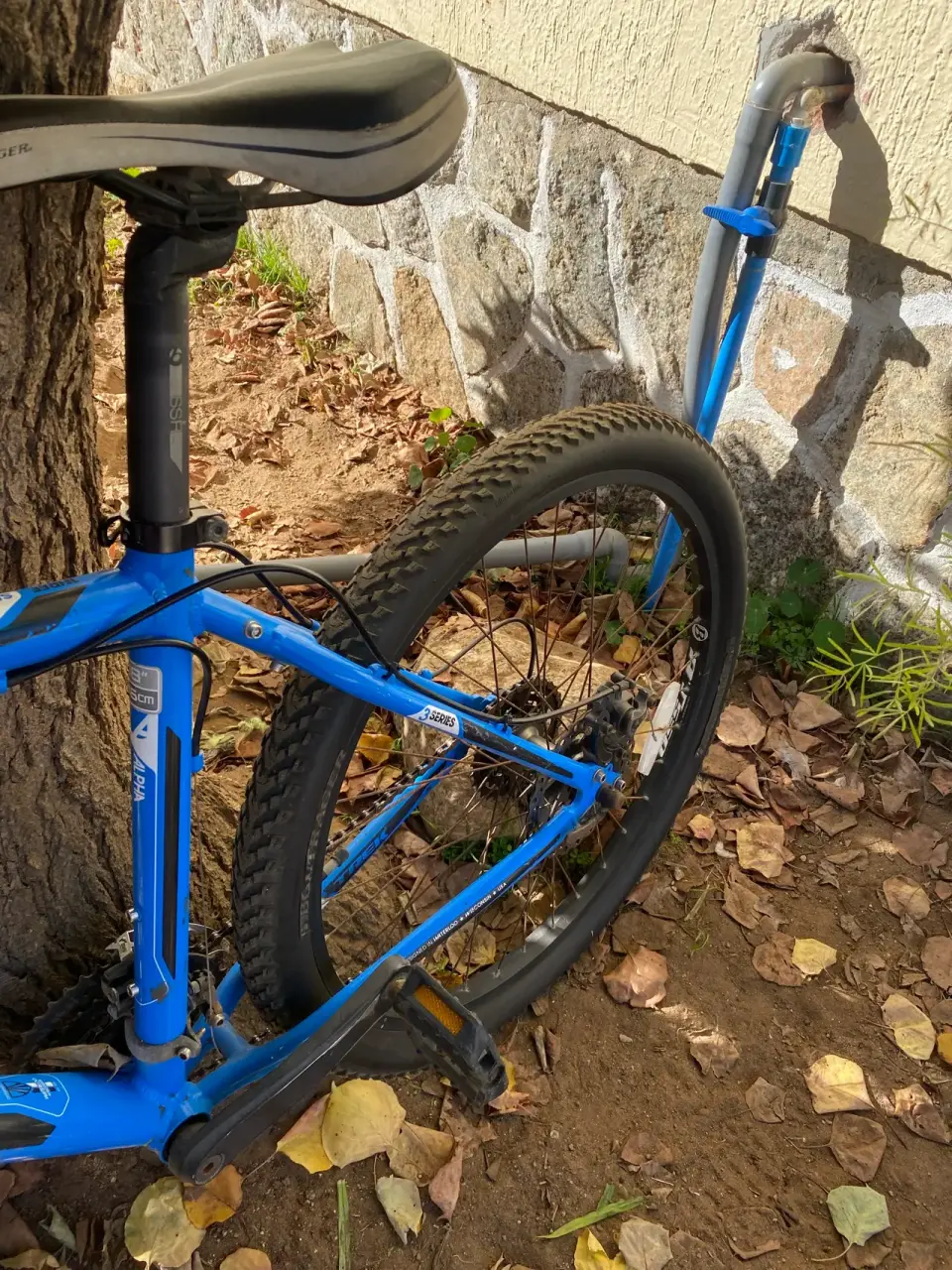 Bicicleta Trek azul montaña - miniatura 2
