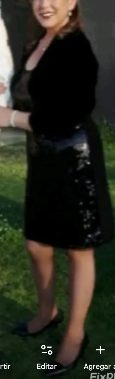 Vestido negro con lentejuelas - miniatura 5